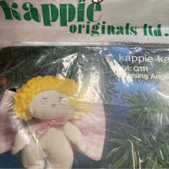 Vintage kappie kalico kissing angels sewing kit - Picture 4 of 5